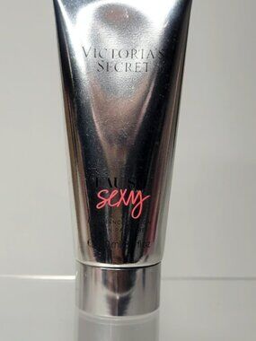 Victoria's Secret Eau So Sexy Fragrance Lotion 3.4 fl oz 100 ml